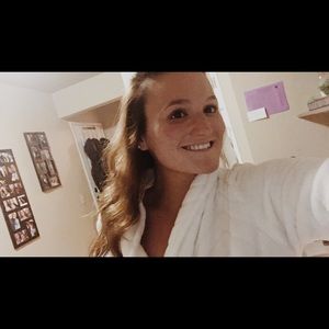 Meet your Posher, Delia